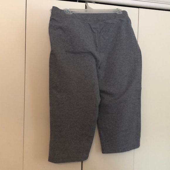 Women’s Sonoma Cropped Sweatpants - Picture 5 of 6